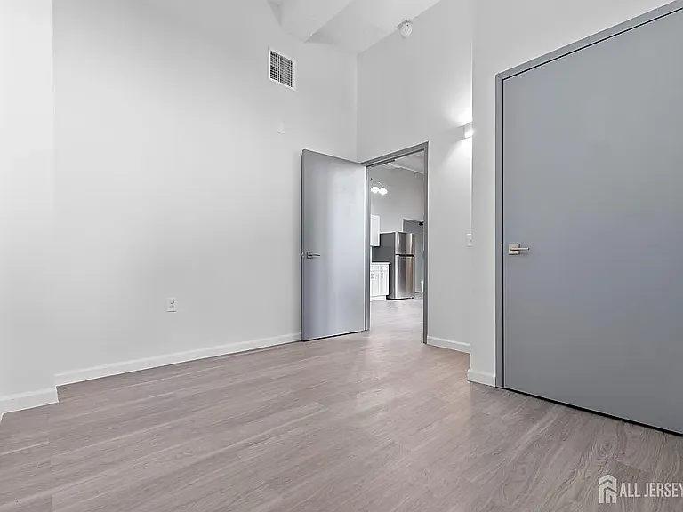 226 New Brunswick Ave — Photo 4