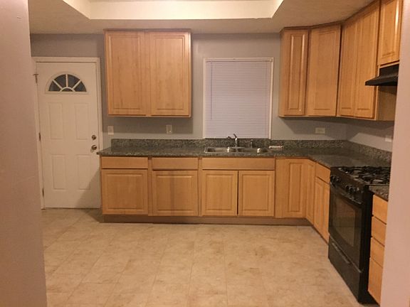 3rd image of 22016 Millard Ave