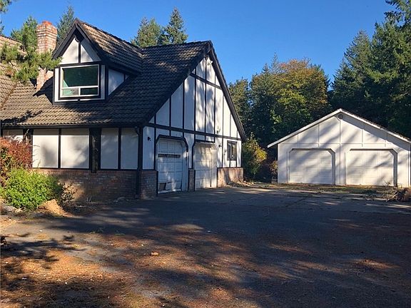 2nd image of 4522 46th Ct NE