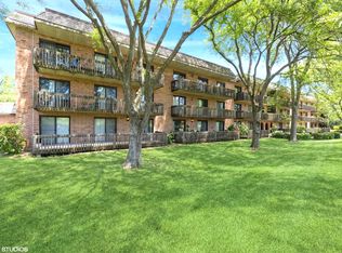444 Redondo Dr APT 105, Downers Grove, IL 60516