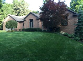 17250 Finch Ln, Grand Haven, MI 49417