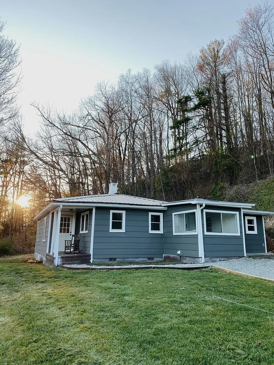 Building Photo - 151 Sunnyside Dr #HOUSE