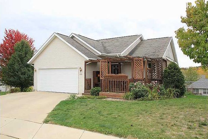 1st image of 521 Tulip Ct