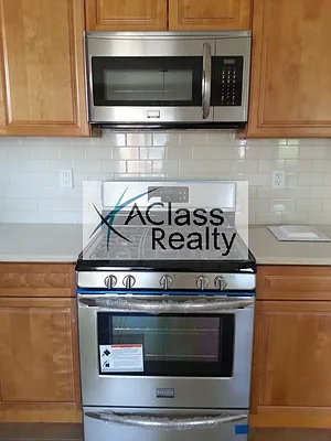 Rented by A Class Realty Long Island City LLC | media 50