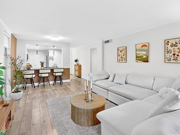 4th image of 6902 N Kendall Dr APT E101