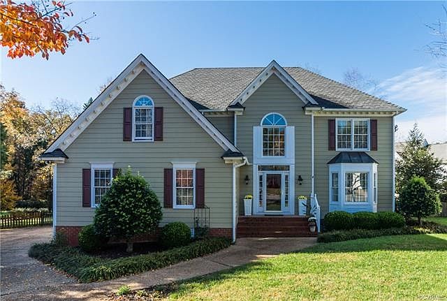 Welcome to 12504 Hardings Trace Place!