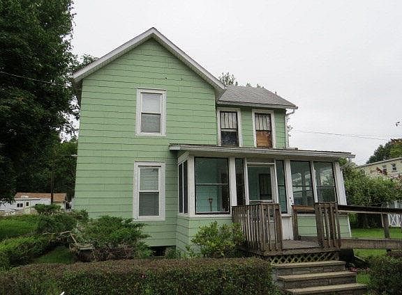 2nd image of 907 Pratt St