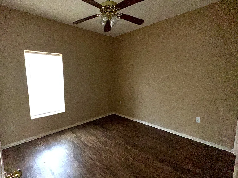 102 S Roland Rd #1 — Photo 6