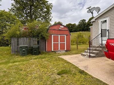 3rd image of 950 Deer Haven Dr
