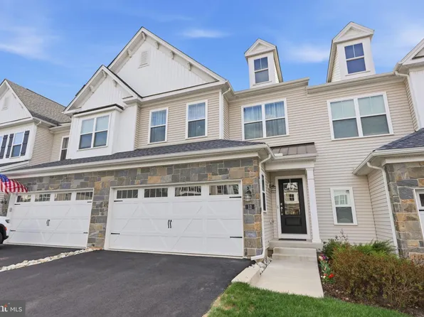 12 Spring Mill Rd, Ivyland, PA 18974