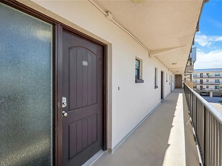 803 River Point Dr #201B — Photo 3
