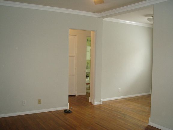 4th image of 11034 Otsego St