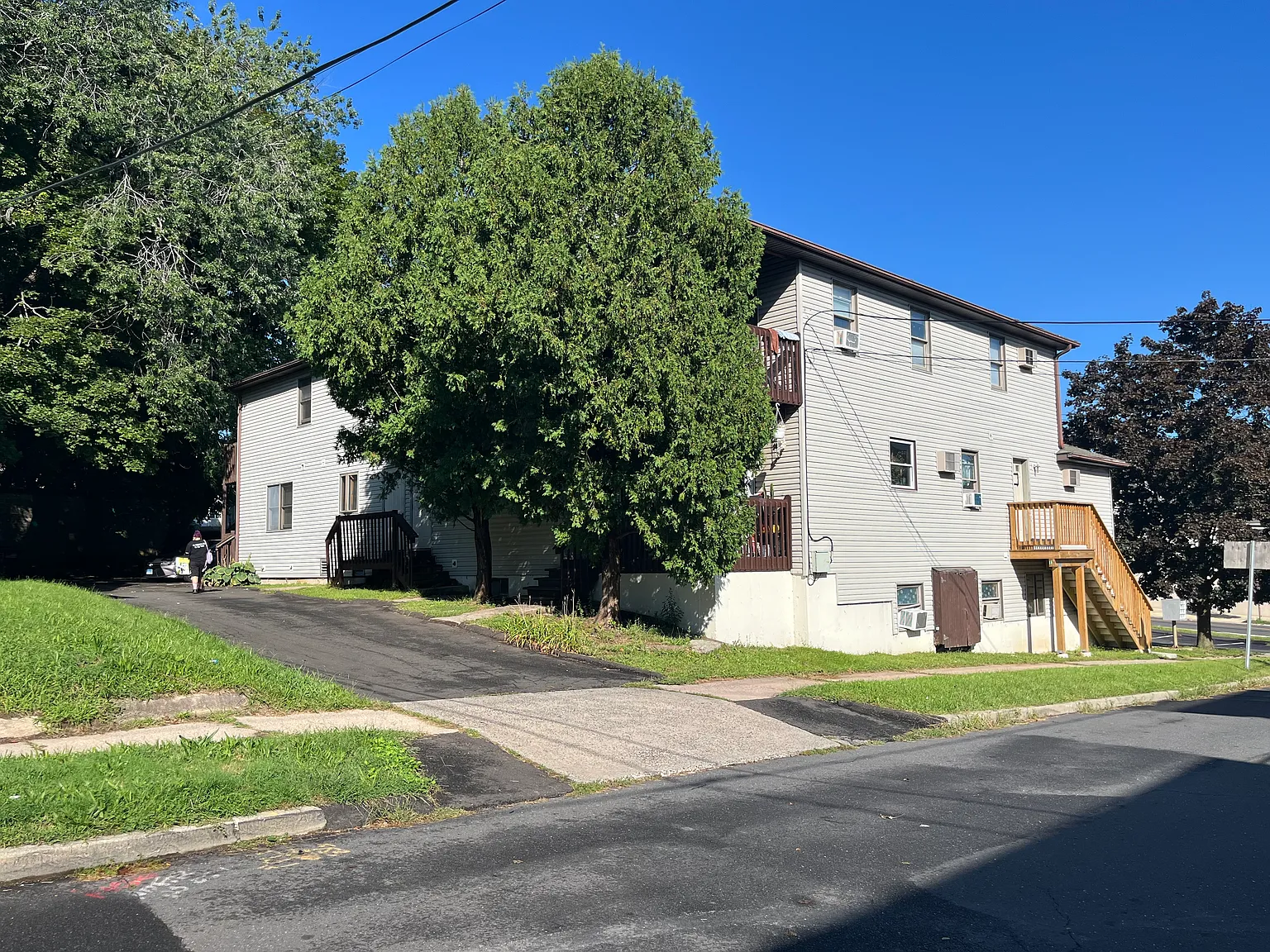 1 bed, 650 sqft, $1,200 — Photo 2