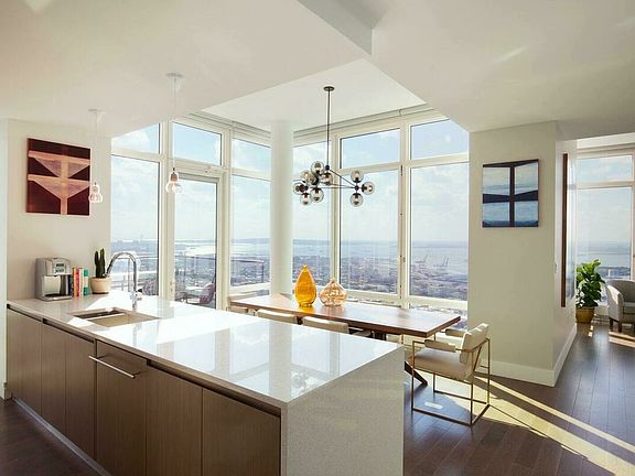 3rd image of 388 Bridge St Penthouse H47