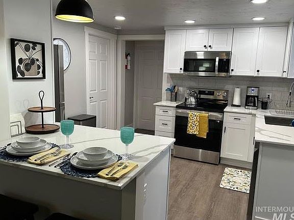 3rd image of 703 S 6th Ave #2