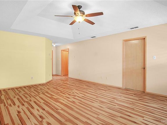 4th image of 2309 Yarrow St
