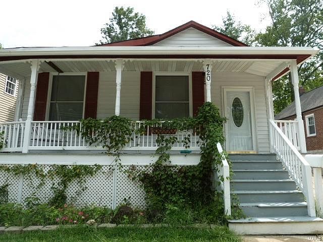 1st image of 720 E Argonne Dr