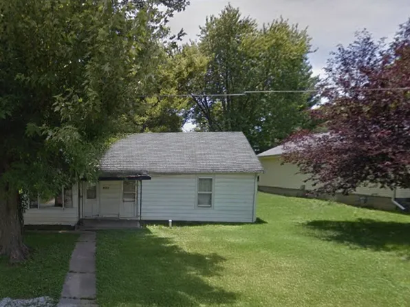 927 W Perry St, Pittsfield, IL 62363