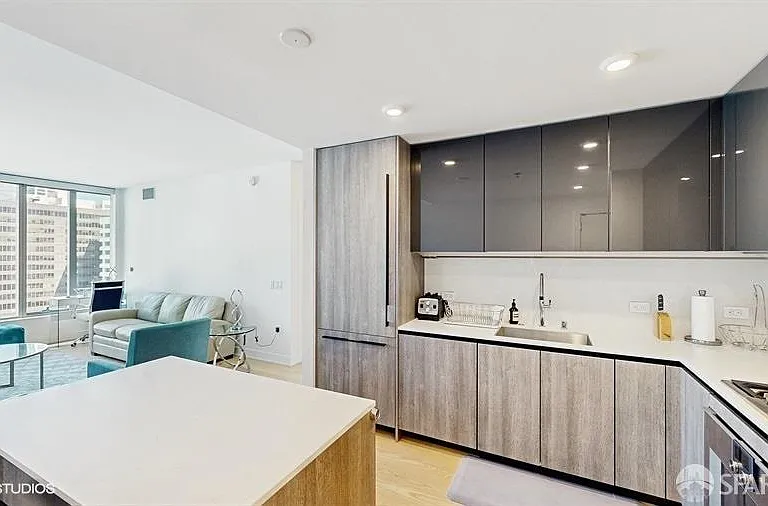 338 Main St #18H — Photo 7