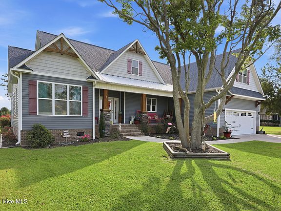 3rd image of 771 Bay Tree Drive