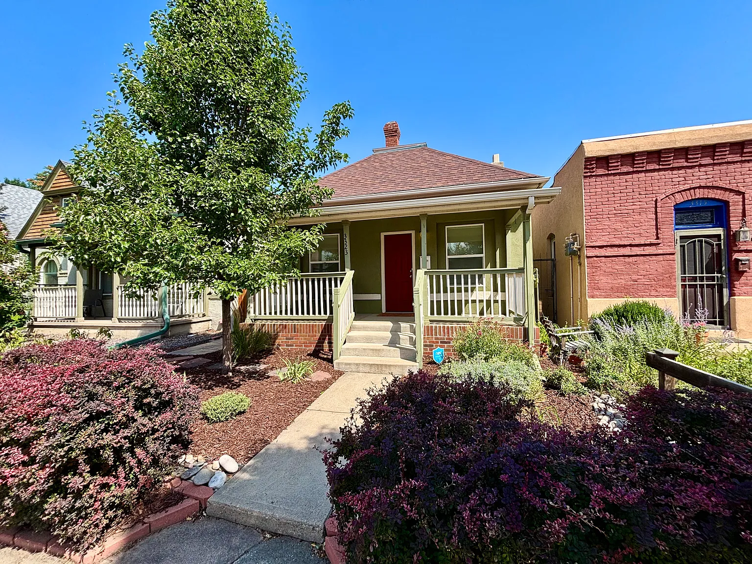 3 bed, 1196 sqft, $3,800 — Photo 2