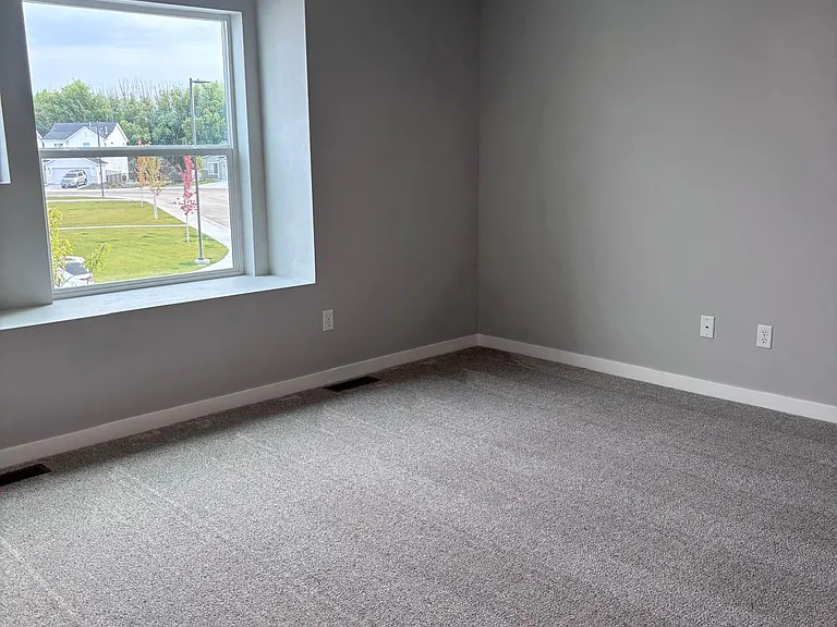 2518 W Fallon Loop — Photo 16