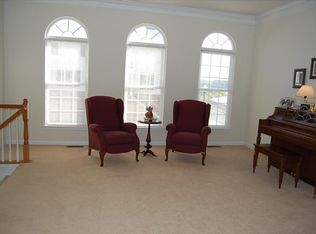 25283 Nesting Sq, Chantilly, VA 20152