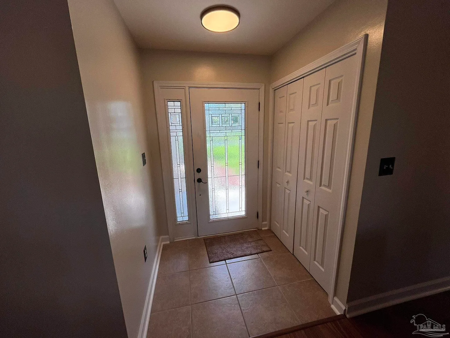 3 bed, 1930 sqft, $2,495 — Photo 3