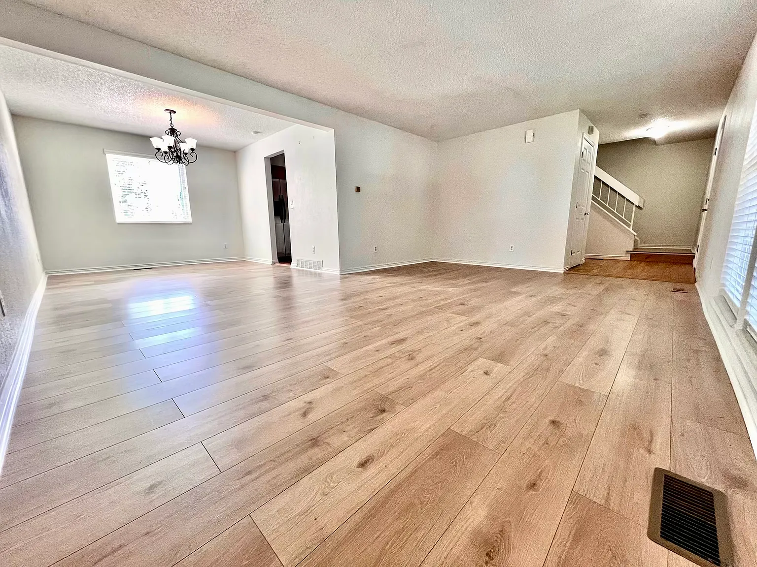4 bed, 2748 sqft, $2,950 — Photo 4