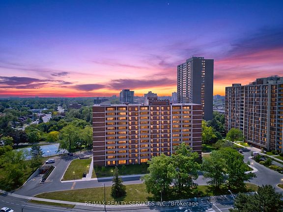 2nd image of 3120 Kirwin Ave #210