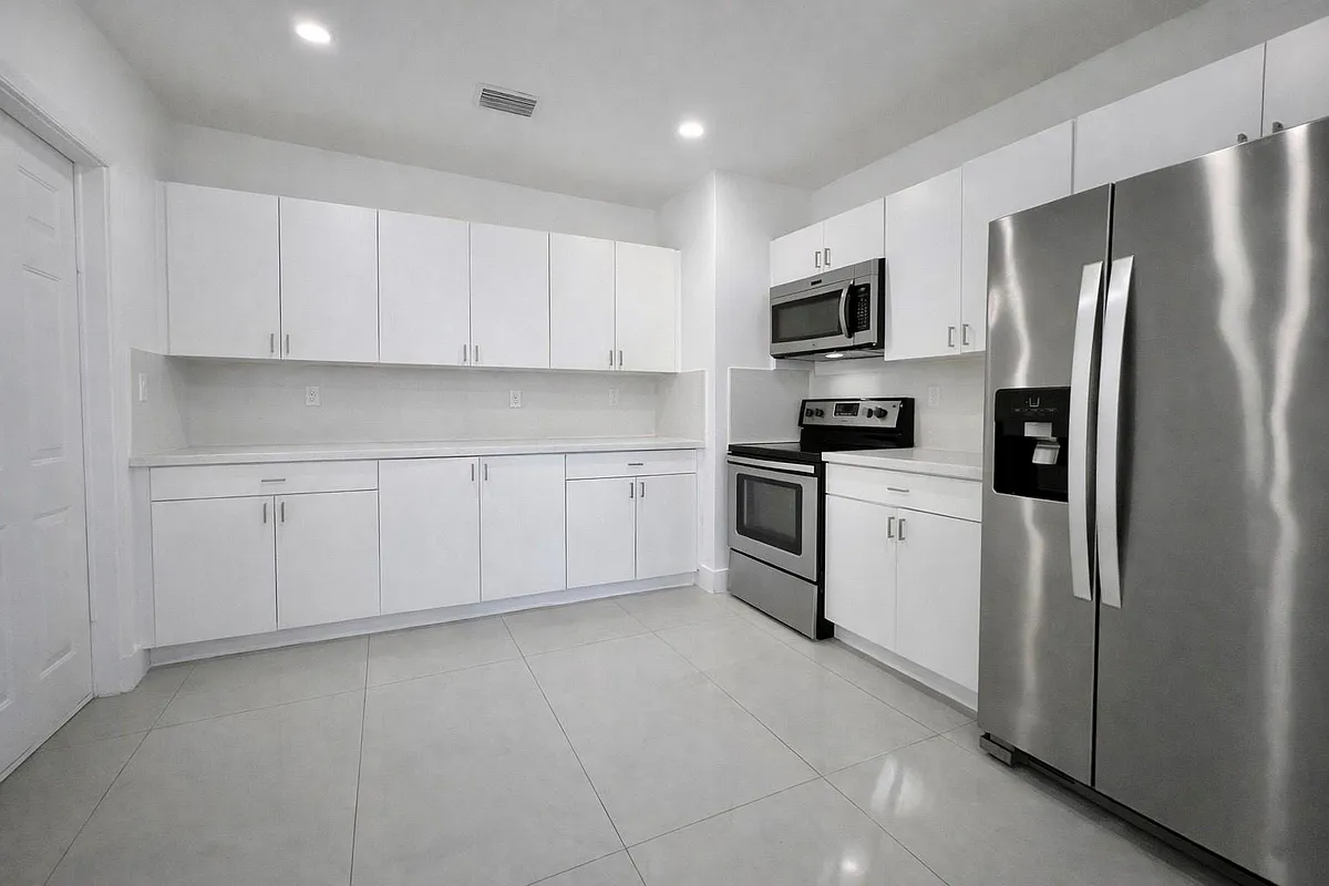 Building Photo - 2150 SW 72nd Ave