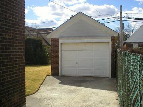 3rd image of 8212 257th St