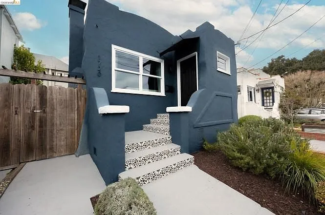 1720 Walnut St — Photo 1