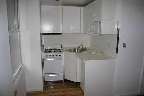 Rented by Buchbinder & Warren | media 20