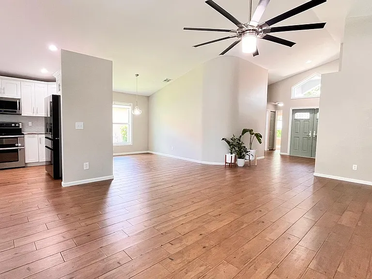 1627 Oak Berry Cir — Photo 15