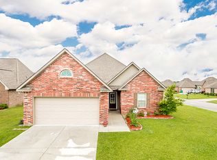 31006 Lake Spring Dr, Walker, LA 70785