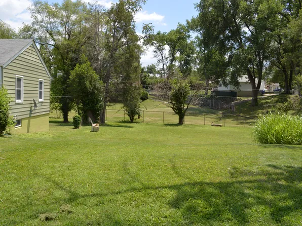 10318 Breckenridge Ave, Saint Ann, MO 63074