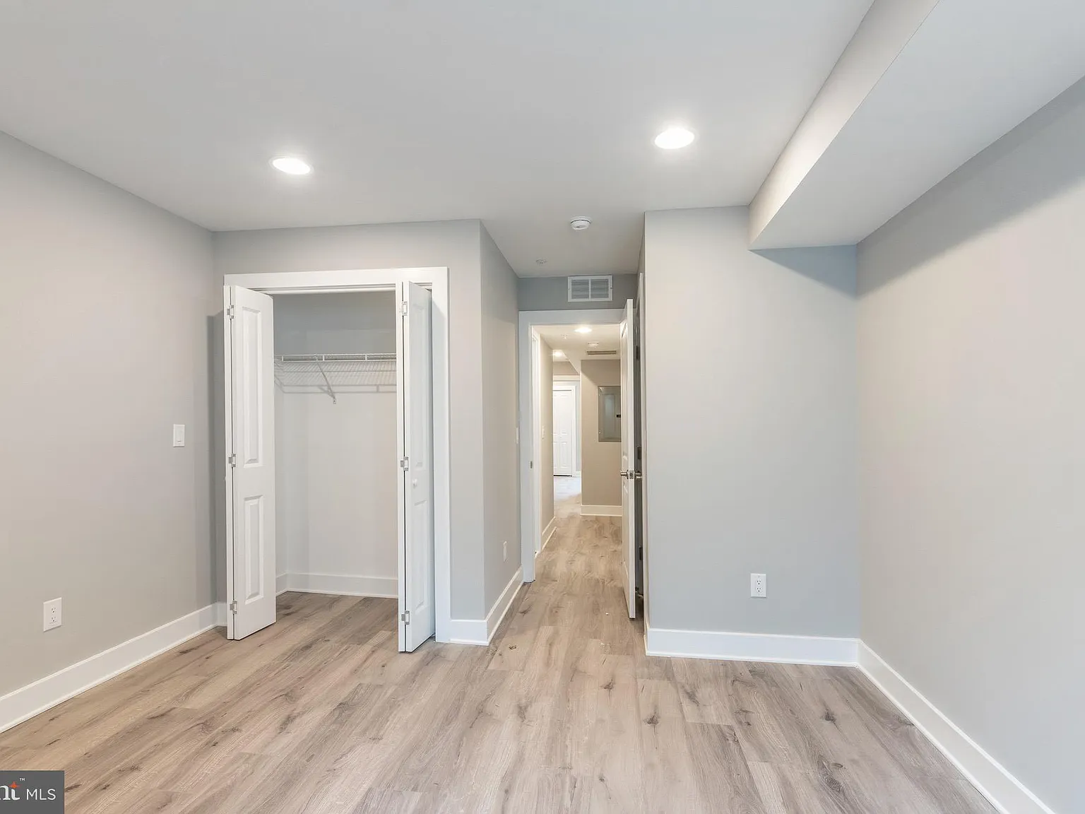 3 bed, $1,800 — Photo 4