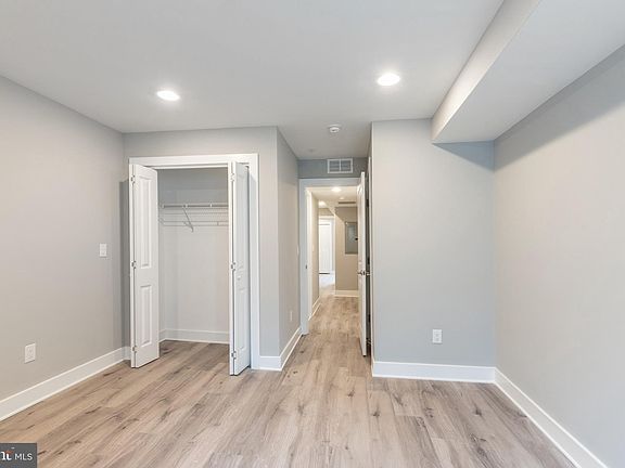 4th image of 2729 W Glenwood Ave #1
