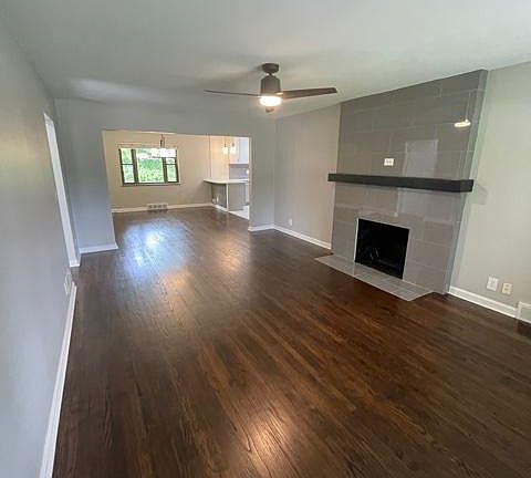 2nd image of 1565 Corcoran Pl