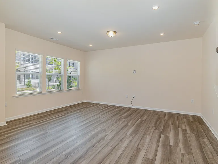 5706 Kalamata Dr — Photo 5