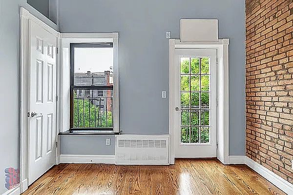 1st image of 521 E 5th St APT 4A