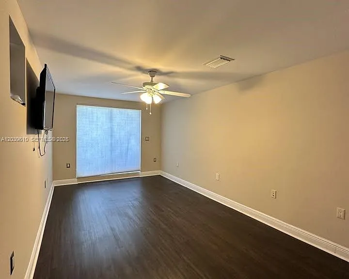 409 SW 5th St #1 — Photo 11