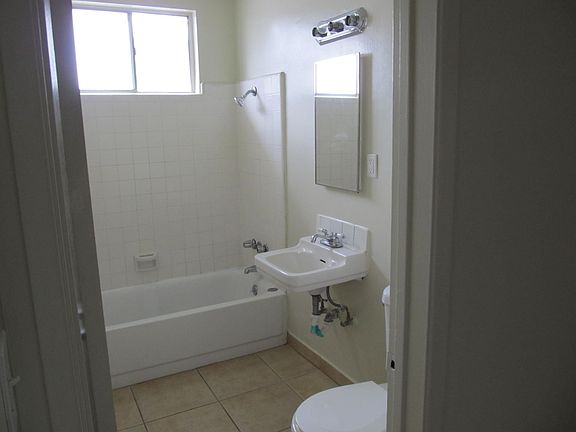 3rd image of 350 N Vecino Dr APT 2
