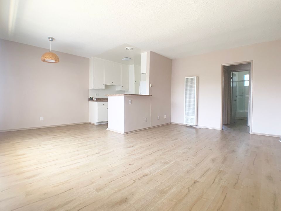 1st image of 12616 Caswell Ave #4