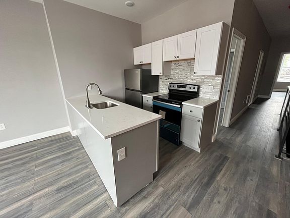 3rd image of 171 E Ontario St #2
