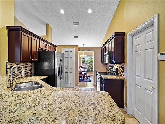 4th image of 1 Seoane Ct
