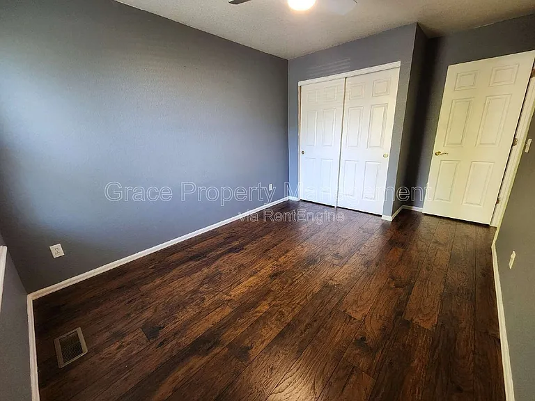 327 W 116th Pl — Photo 16