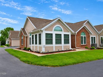 58 Summerfield Blvd, Bowling Green, OH, 43402
