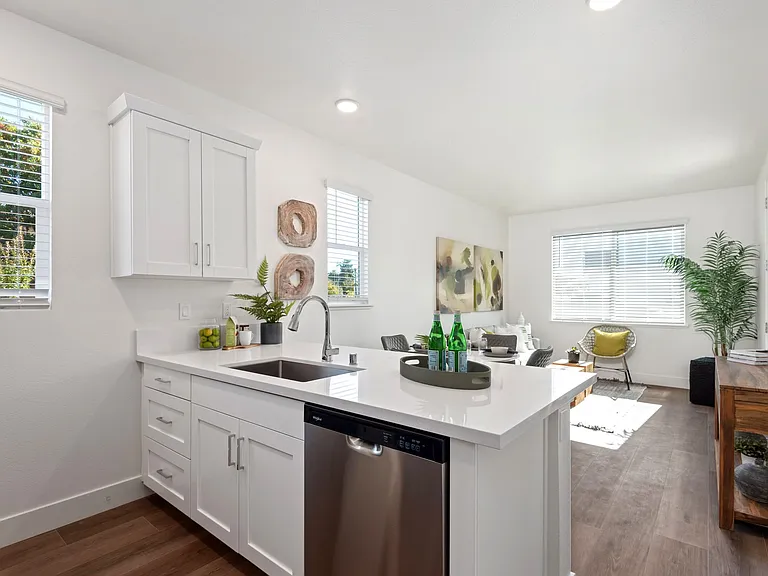 Colgan Creek Townhomes — Photo 8